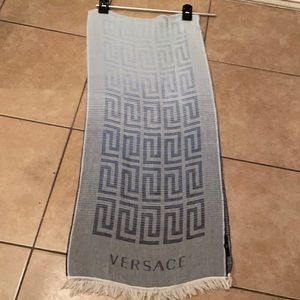 Versace linencotton oblong scarf 🧣